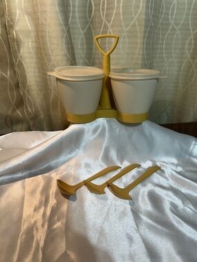 VTG Tupperware Three-Compartment Condiment Server with Gold Stand and 3Spoons